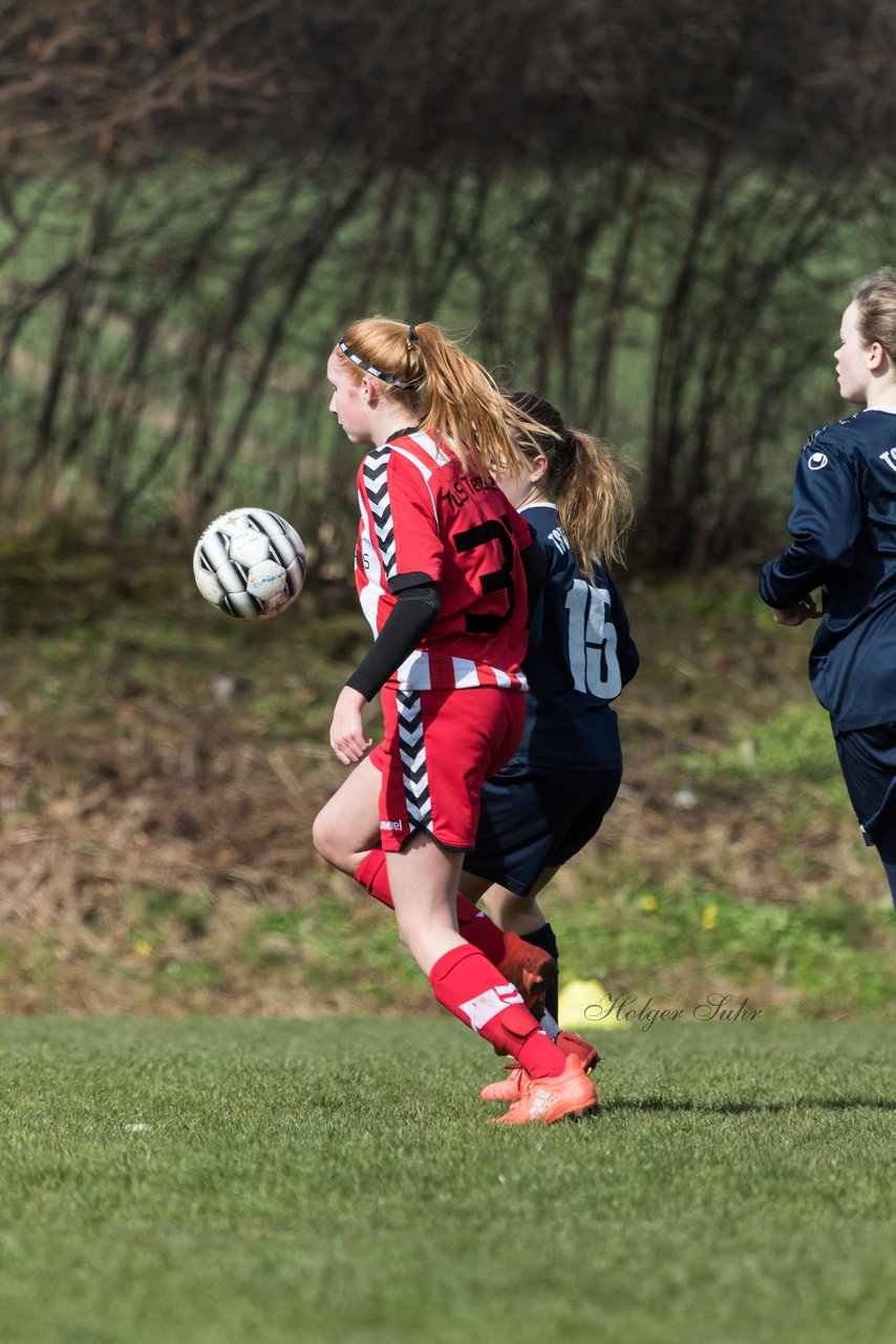 Bild 106 - C-Juniorinnen TSV Zarpen - TuS Tensfeld : Ergebnis: 2:1